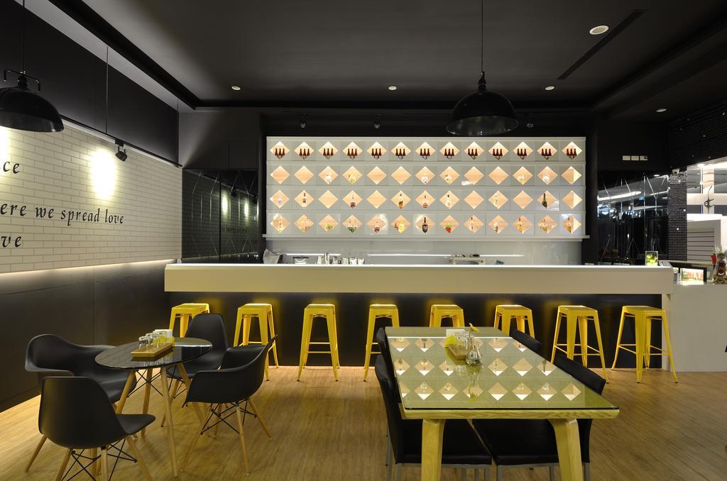 Guanko Hotel Цзяи Экстерьер фото
