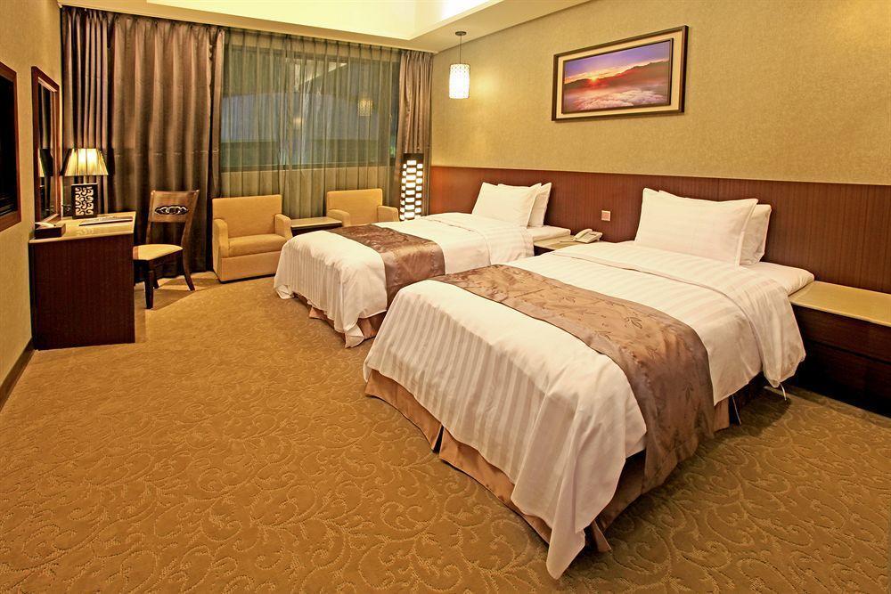 Guanko Hotel Цзяи Экстерьер фото