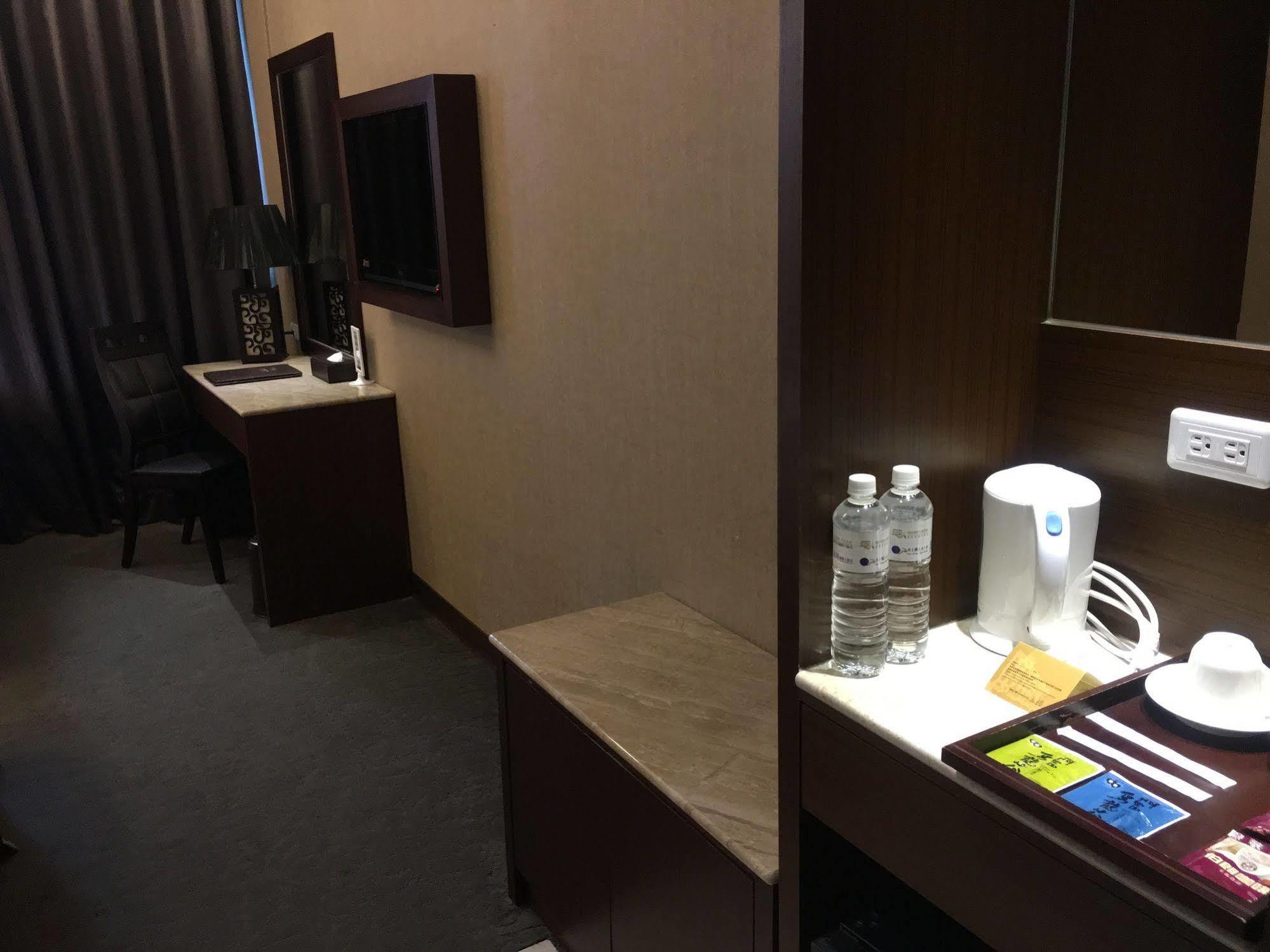 Guanko Hotel Цзяи Экстерьер фото