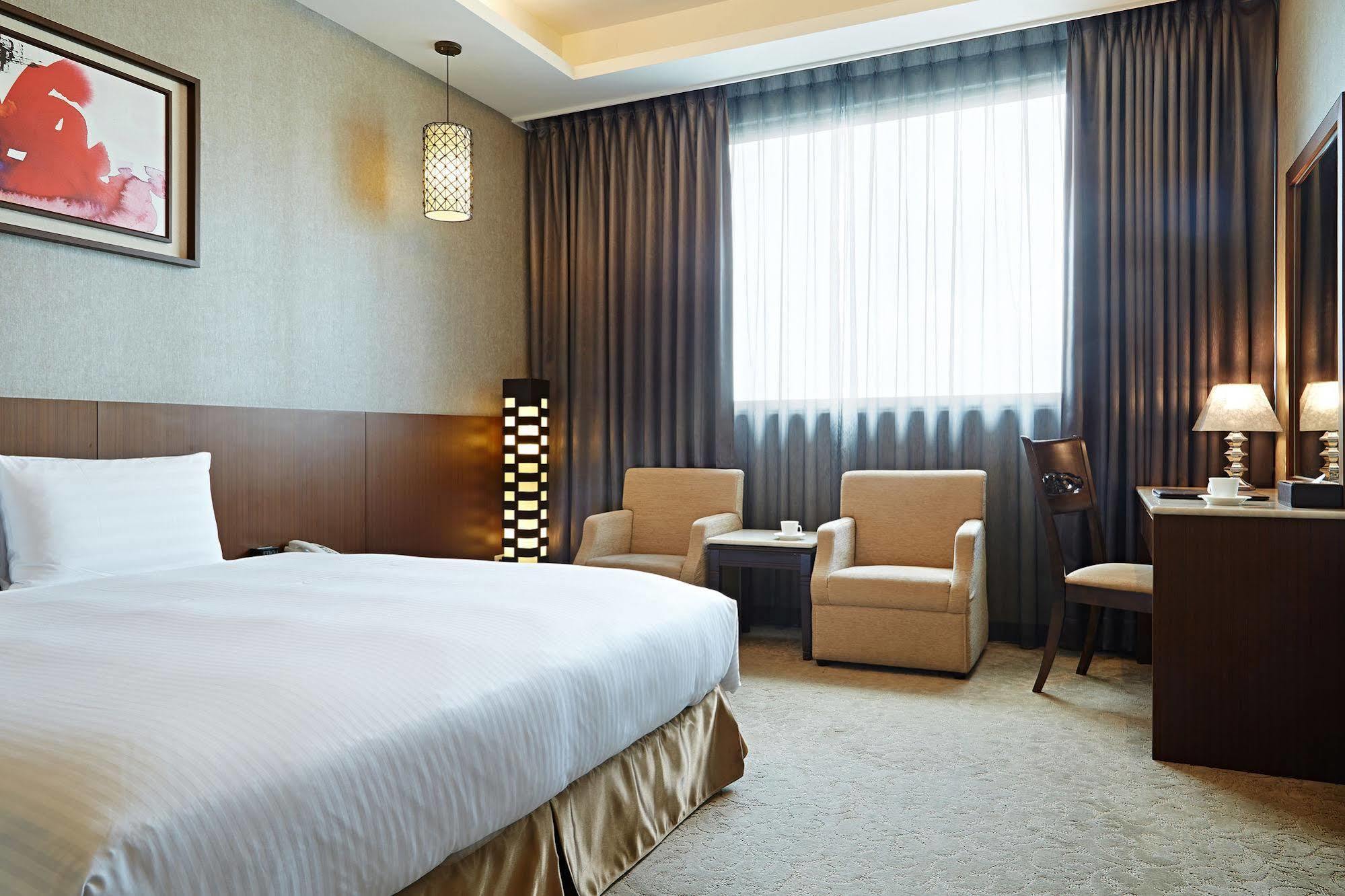 Guanko Hotel Цзяи Экстерьер фото